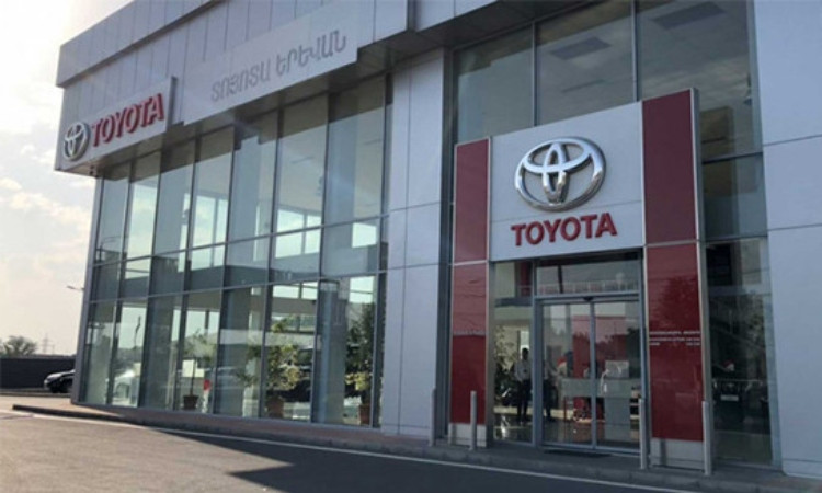 toyota_iCQGW.jpg